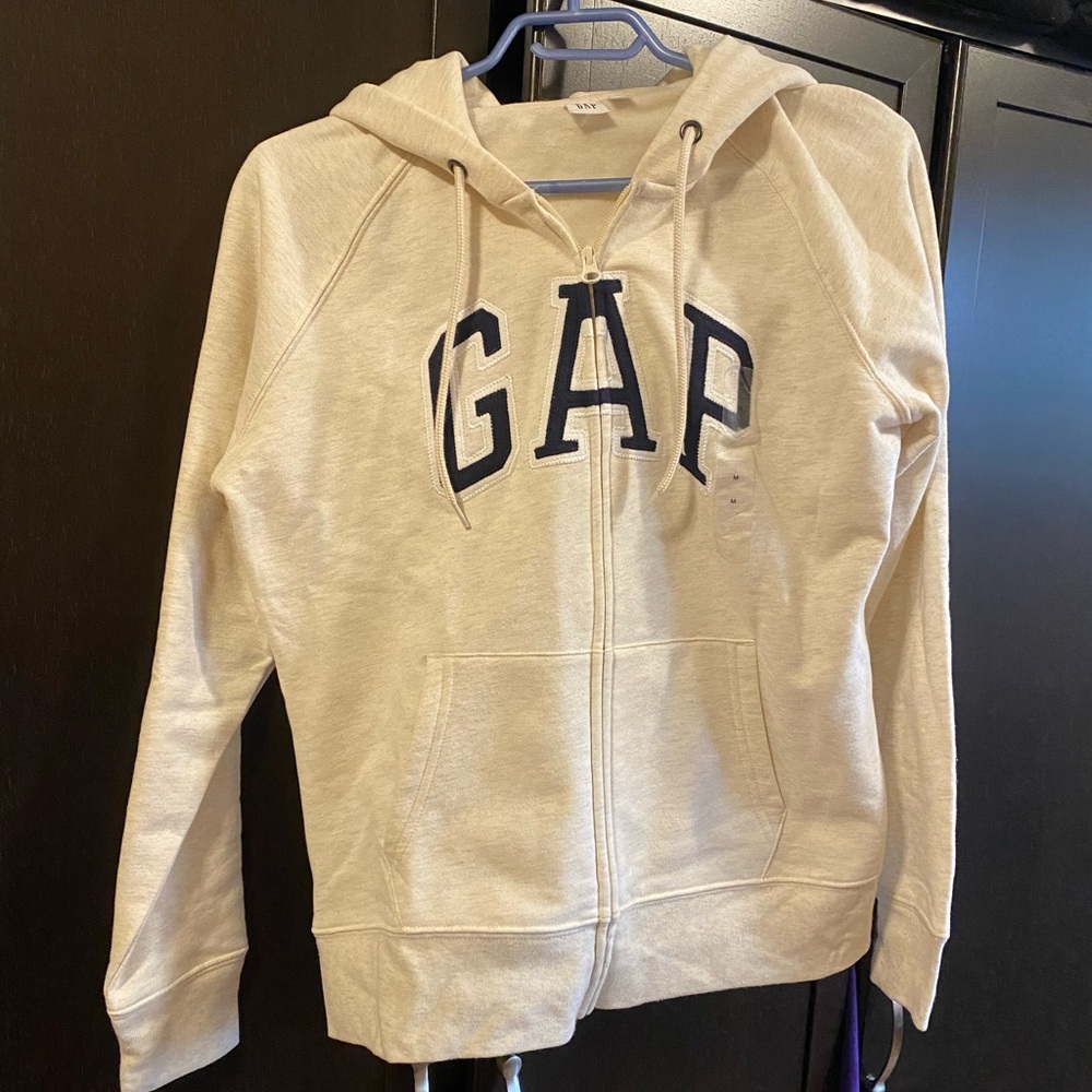NWOT Gap Zipped Sweater